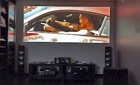 Mediacenter für High-End-Entertainment vom IT-Systemhaus Göttingen: Mit Projektor / Beamer, HiFi-Anlage und Co.