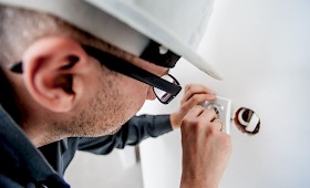 seien sie gewappnet, wenn der Elektriker kommt. Mit dem IT-Systemhaus in Göttingen
